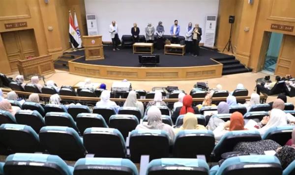 الصحة: انطلاق برنامج تدريب المعلمين بمدارس التمريض على المناهج الجديدة