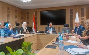 نائب وزير المالية للسياسات الضريبية يلتقي رئيس مصلحة الضرائب
