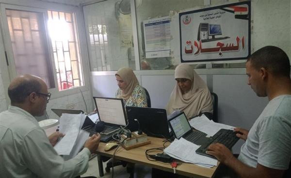 الكشف وتوفير العلاج لـ1370 مواطنًا في قافلة طبية بـ بني سويف