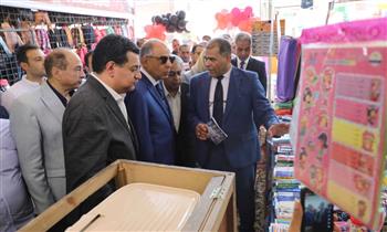 محافظ المنيا يفتتح معرض " أهلاً مدارس"