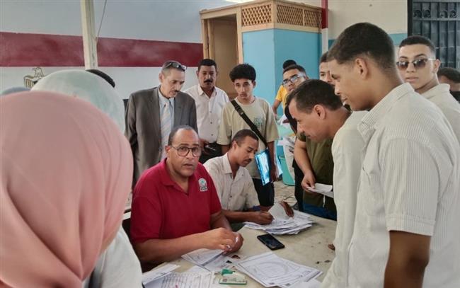 بدء الكشف الطبي على الطلاب الجدد بـ المعهد الفني الصحي في قنا