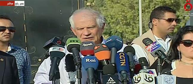 بوريل من أمام معبر رفح: 1400 شاحنة تنتظر العبور لقطاع غزة 