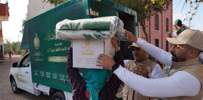 "بيت الزكاة والصدقات" يوزع بطاطين ومواد غذائية على المستحقين بالإسماعيلية 