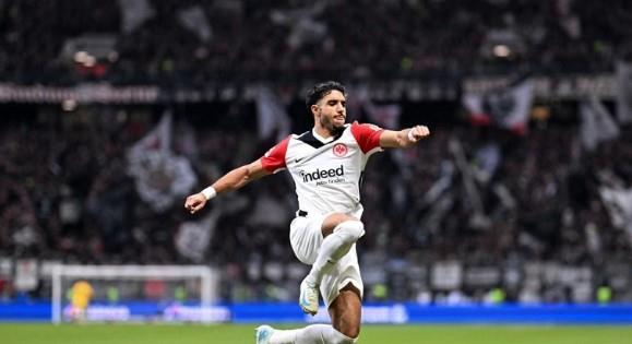 فرانكفورت ينتظر عرض مان سيتي بشأن عمر مرموش