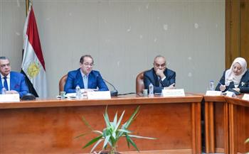   وزير المالية لقيادات الضرائب : مجتمع الأعمال لازم يشعر بتحسن ملموس