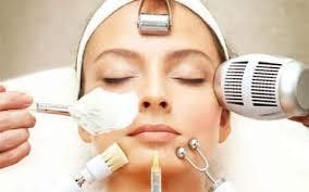 مافيا مراكز التجميل| هوس الجمال بين العلم والاحتيال.. قصص ضحايا وآراء الخبراء