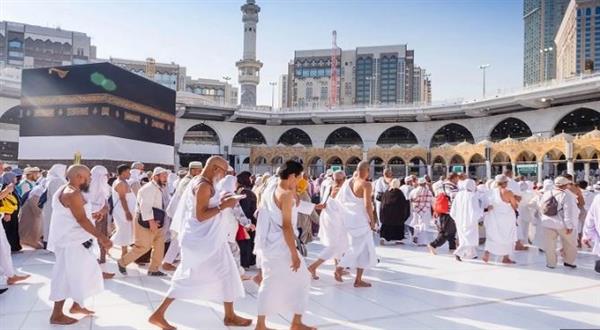 هل الحج والعمرة يسقطان الصلاة الفائتة؟