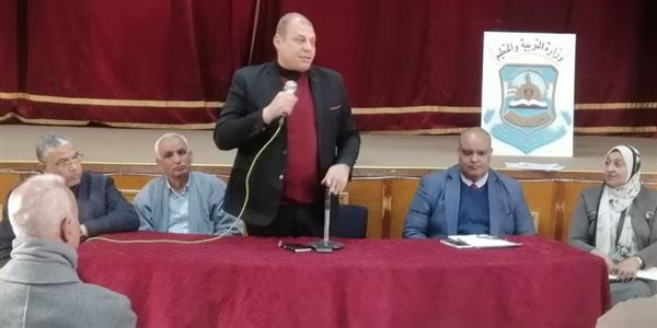 وكيل تعليم قنا يناقش الاستعدادات لانعقاد أعمال امتحان الشهادة الإعدادية