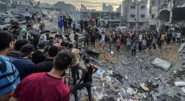 خبير علاقات دولية: الفلسطينيون يواجهون ظروفا مأساوية وسط صمت عالمي 