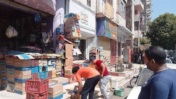 محافظ أسيوط: استمرار إزالة إشغالات وتعديات الباعة الجائلين على حرم الطرق بأبوتيج