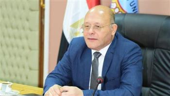   رئيس جامعة سوهاج يفتتح معرض ملابس أبواب الخير لدعم الطلاب الأولى بالرعاية