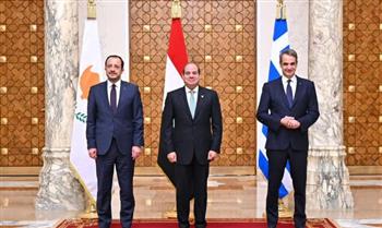  القمة الثلاثية .. الرئيس السيسي : مشروعات الغاز و الكهرباء تحقق التكامل الإقليمي