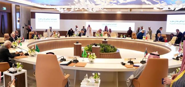 أبو الغيط أمام اجتماعات الرياض حول سوريا:  المهم أن تكون العملية الانتقالية بمشاركة واسعة