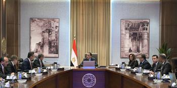   رئيس الوزراء يستعرض ملامح منظومـة الكارت الموحـد لصرف الدعـم التمويني