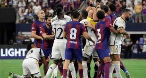 كلاسيكو الأرض لحظة بلحظة.. نهاية الوقت الأصلي للمباراة وبرشلونة يحافظ على تفوقه