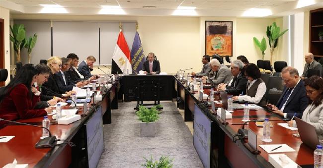 وزير الاتصالات: الدولة حريصة على تأهيل الشباب للعمل في مجال التعهيد