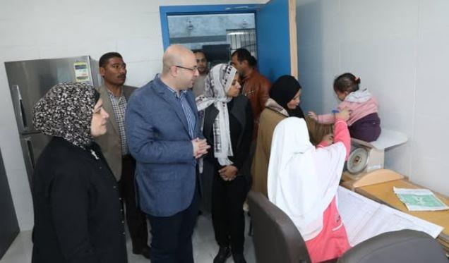 محافظ بني سويف يتابع انتظام وسير العمل بوحدة طب الأسرة بقرية منية الجيد