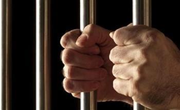 تجديد حبس شاب شرع فى قتل والده ببولاق الدكرور 15 يوما