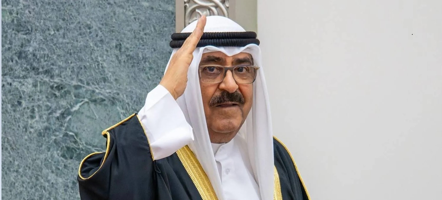 أمير الكويت يتوجه إلى المملكة المتحدة بدعوة شخصية من ملك بريطانيا