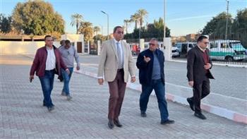 تمهيدا لافتتاحها.. محافظ قنا يتفقد مشروعات خدمية