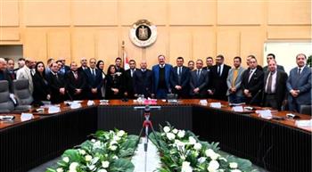   وزير الصناعة ورؤساء 35 شركة استثمارية صناعية يبحثون طرق تطوير مراكز التدريب المهني