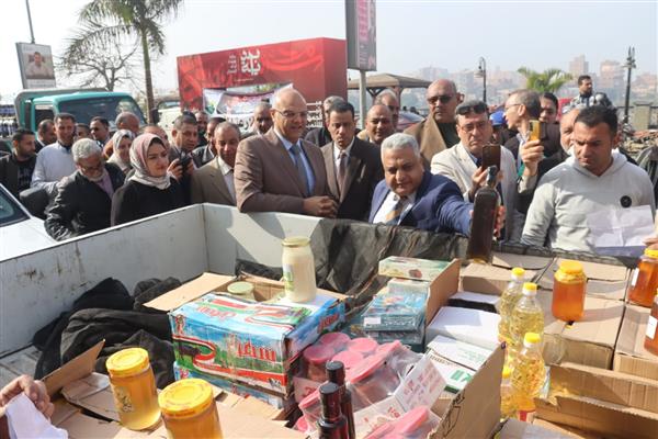 محافظ القليوبية يتفقد الدفعة الأولى من مبادرة وزارة الزراعة لتوفير السلع الغذائية