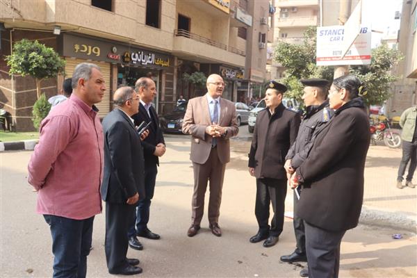 محافظ القليوبية يقود حملة لإزالة مخالفات بناء بمدينة بنها
