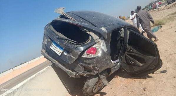 مصرع شخصين إثر انقلاب سيارة بطريق الواحات الصحراوى