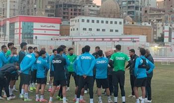 جروس يجتمع بلاعبي الزمالك استعدادا لـ حرس الحدود بالدوري