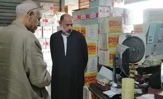 مستخدما علامات تجارية شهيرة.."حماية المستهلك" يقوم بضبط مخزن تعبئة زيوت مجهولة المصدر بالشرقية