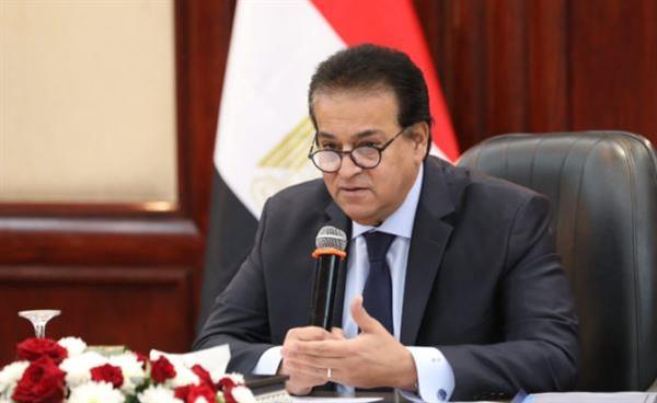 وزير الصحة يطلق المدونة المصرية لضبط تسويق بدائل لبن الأم