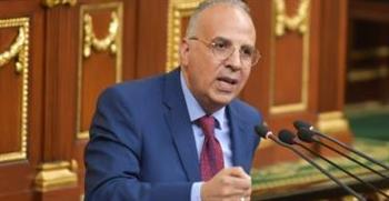   وزير الري يتفقد المشروع المصري لمقاومة الحشائش المائية بالبحيرات العظمى في أوغندا
