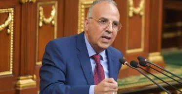 وزير الري يتفقد المشروع المصري لمقاومة الحشائش المائية بالبحيرات العظمى في أوغندا