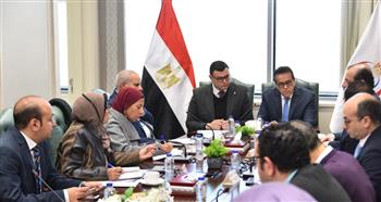   "عبدالغفار" يعقد اجتماعا مع وزير الإسكان لبحث سبل التعاون المشترك