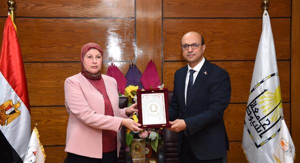 توقيع بروتوكول تعاون بين القومي للبحوث الاجتماعية والجنائية وجامعة أسيوط