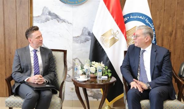 مباحثات مشتركة بين وزير البترول والمدير الإقليمى لشركة شيفرون العالمية