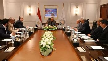   محافظ جنوب سيناء يبحث مع جمعية المستثمرين بشرم الشيخ مقترحات زيادة الجذب السياحي