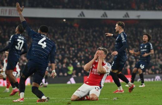 أرسنال يفرط في الفوز ويتعادل مع أستون فيلا 2-2 بالدوري الإنجليزي