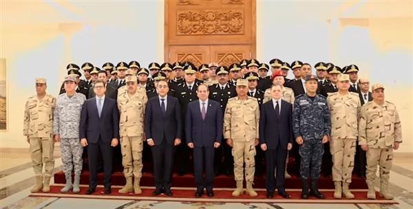 القوات المسلحة تهدي وزارة الداخلية أغنية عايشين الحياة مع بعض بمناسبة عيد الشرطة