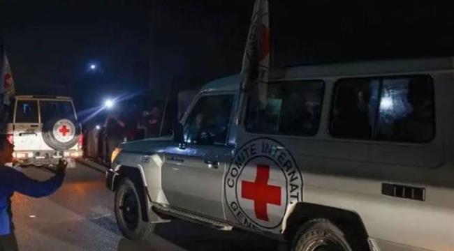 عاجل.. مصدر مطلع: بدء عملية نقل المحتجزات الإسرائيليات الثلاث إلى الصليب الأحمر الدولي بـ غزة