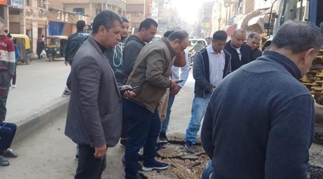 البدء في إصلاح هبوط أرضي بشارع 23 يوليو بسيون بالغربية