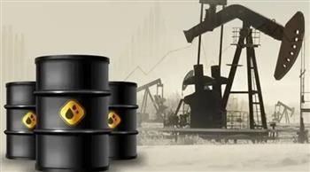 أسعار النفط تستهل 2025 على ارتفاع بدعم توقعات انخفاض المخزونات