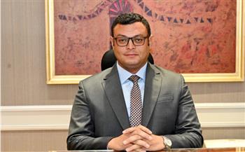   وزير الإسكان يجتمع بمسئولي "المجتمعات العمرانية" لمتابعة سير العمل