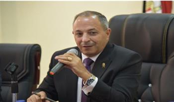   محافظ بورسعيد يستعرض مشروع استاد النادي المصري الجديد