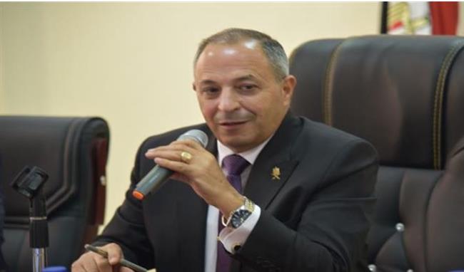 محافظ بورسعيد يستعرض مشروع استاد النادي المصري الجديد