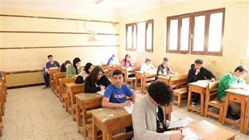    طلاب الشهادة الإعدادية يستكملون امتحاناتهم اليوم