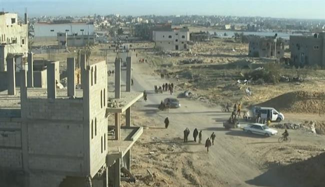 "القاهرة الإخبارية": الفلسطينيون ينقلون خيامهم للعيش فوق ركام منازلهم