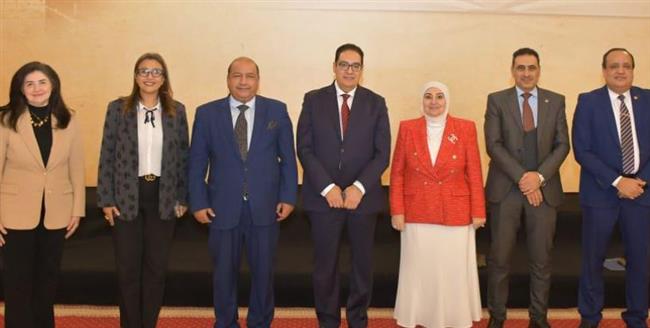 رئيس جامعة القاهرة يعقد سلسلة اجتماعات مكثفة لمتابعة الملفات الاستراتيجية وتطوير الأداء الجامعي