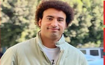   الفنان علي ربيع يروج لفيلم "الصفا الثانوية بنات" بنشر صورة أبطاله