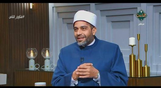 أمين الفتوى يحسم الجدل حول حكم صلاة المرأة  مكشوفة القدمين